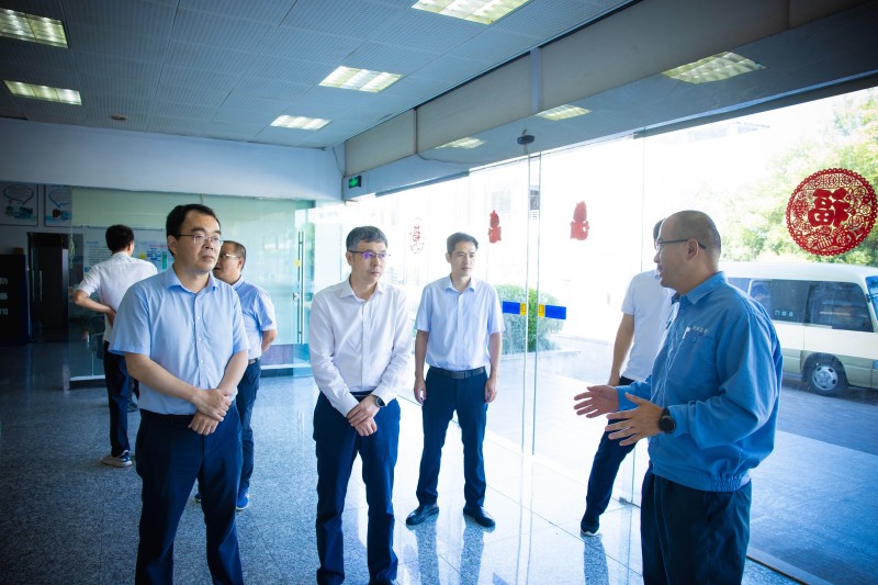 1757031926410369M618.jpg 0I4A4057.jpg